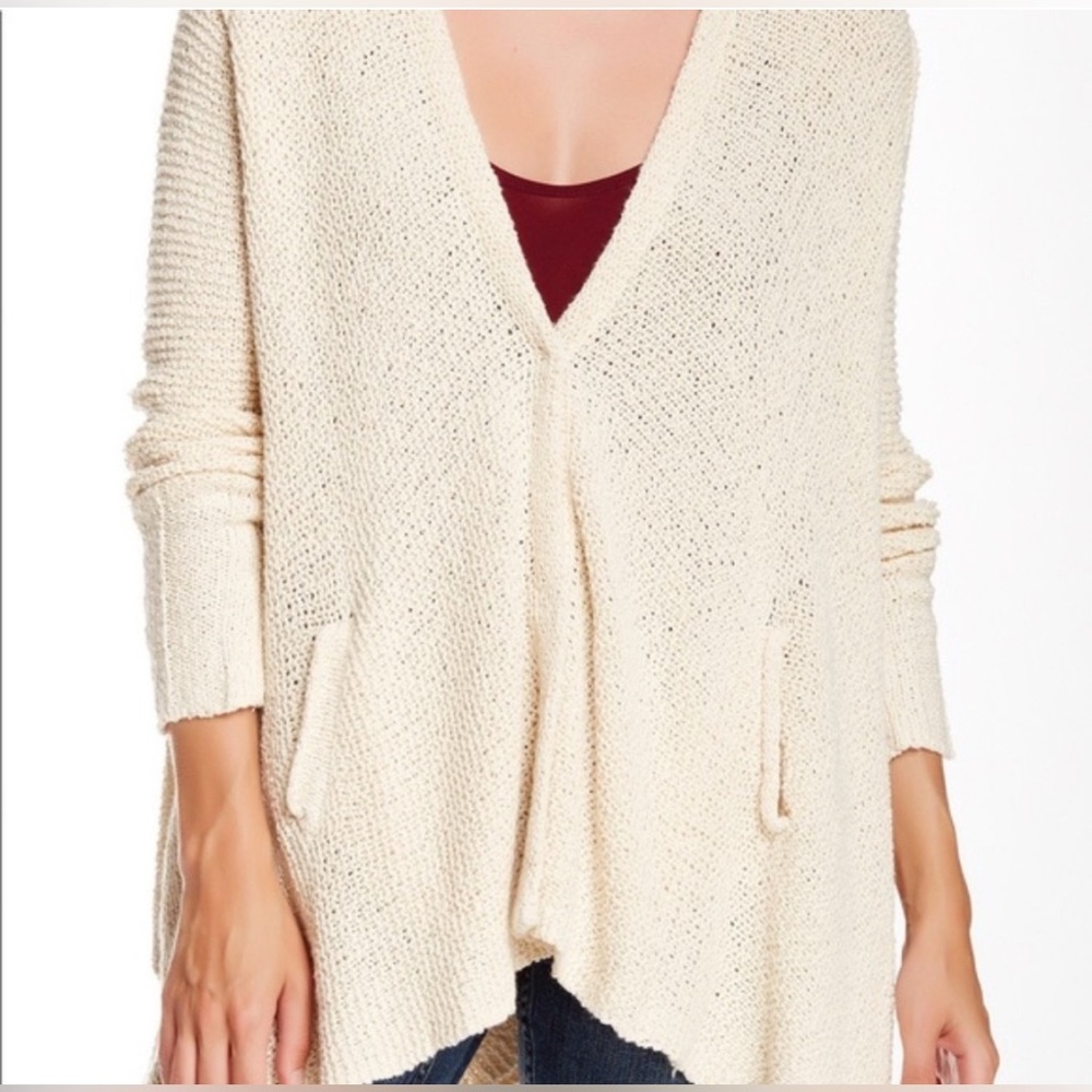 Free People V-Neck Snap Front Ivory Cream Shark Bite Hemline Sweater Cardigan L
